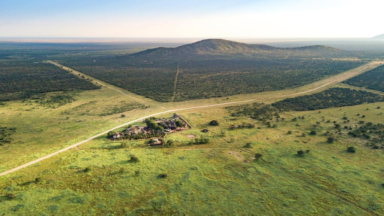 Frans Indongo Lodge Otjiwarongo Exterior foto